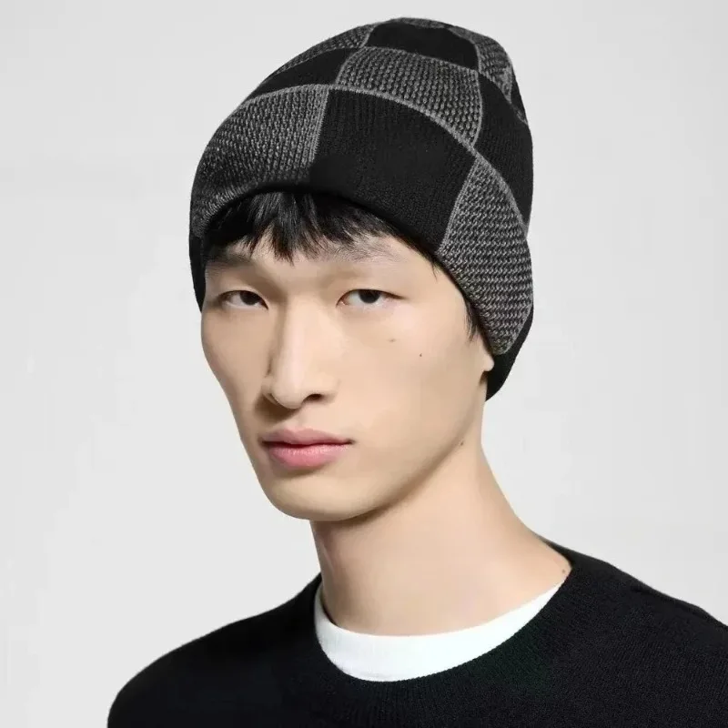 男女兼用冬用ビーニー、幾何学模様の刺繍入り、暖かいフリース裏 - Beanie Cuffed Knit のレビューと価格