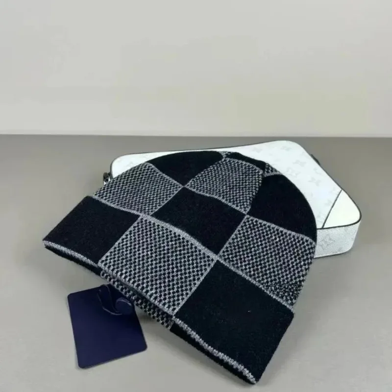 男女兼用冬用ビーニー、幾何学模様の刺繍入り、暖かいフリース裏 - Beanie Cuffed Knit のレビューと価格