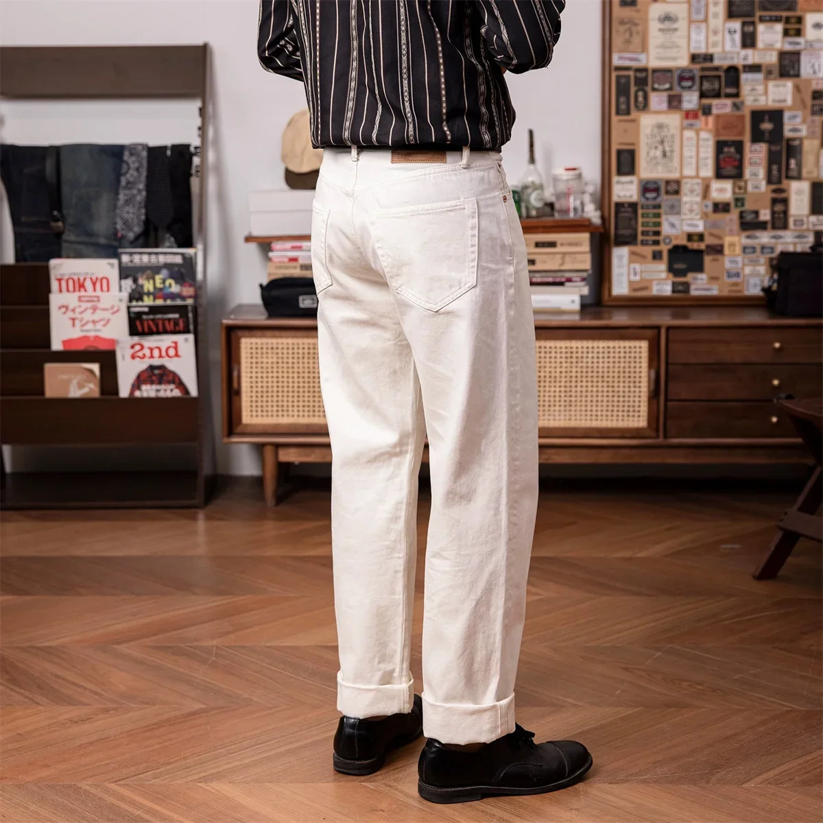 レッドトルネードメンズデニムパンツ、ホワイトリラックスジーン - Levis Jeans 501 のレビューと価格